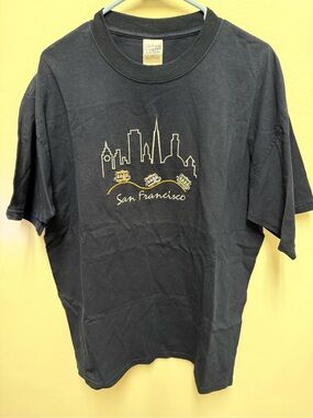 San Francisco Men’s Black T-shirt XL City Outline and Trolley Cars